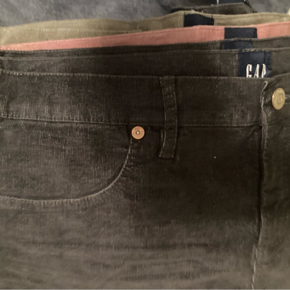 LADIES GAP CORDUROY SHORTS ASSORTED COLORS AND SIZES